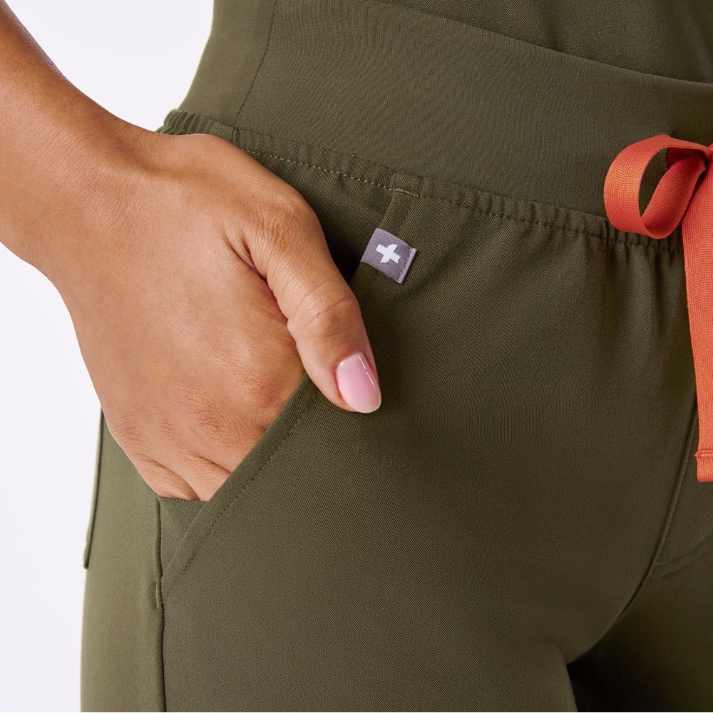 *Brand New* Figs Women's Olive Jogger Pants and Top Scrub Set - Picture 5 of 5